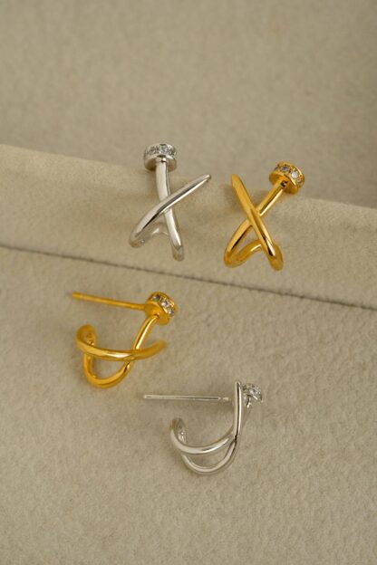 Brinco Ear Hook Prego Micro Zircônia Banho Ouro
