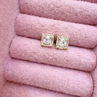 Brinco Quadrado Cravejado Pequeno